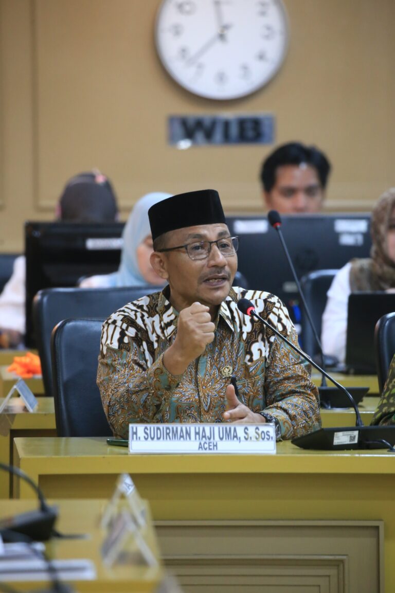 Haji Uma: Pemerintah Harus Perhatikan Kesejahteraan Perangkat Desa