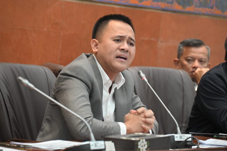 Turunkan Harga Pangan, Mufti Anam: Pentingnya Tindakan Nyata, Bukan Janji Semata