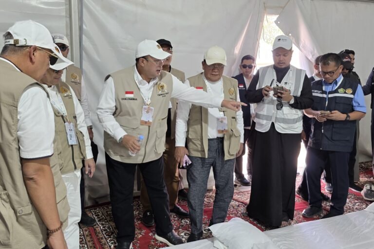 Ketua Timwas Haji DPR Soroti Kapasitas Tenda Jemaah di Arafah: Kondisinya Tidak Manusiawi