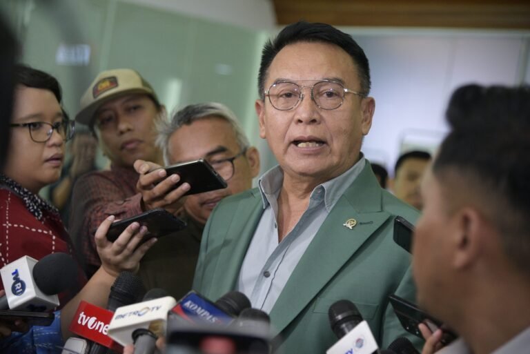 TB Hasanuddin Sampaikan Duka Cita Mendalam, Desak Usut Tuntas Wafatnya Almarhum Affan