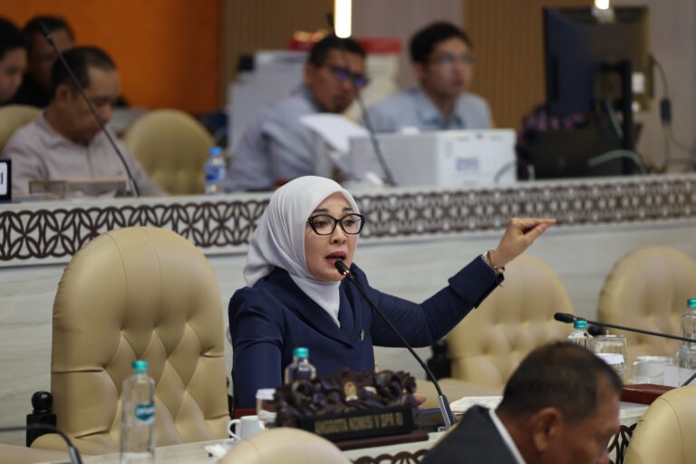Erna Sari Dewi: Keselamatan di Perlintasan Sebidang Harus Jadi Prioritas